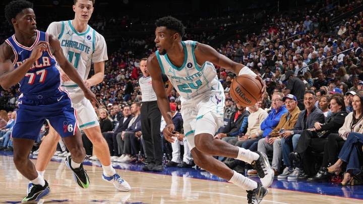 Hornets' Brandon Miller exits early with shoulder soreness