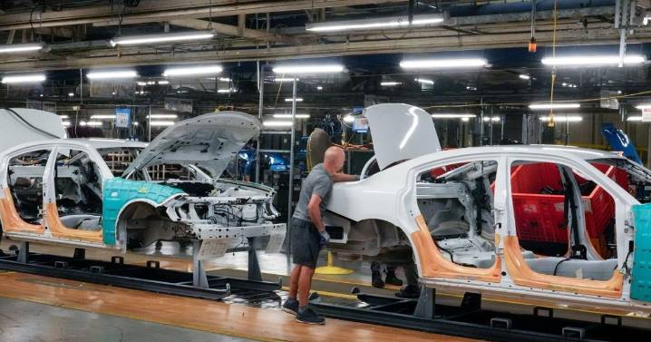 'Shock after shock:' Ontario's automaking heartland devastated after Stellantis' Brampton bombshell