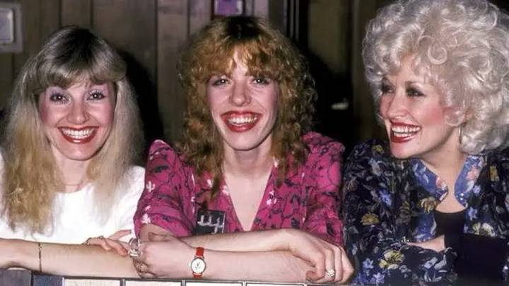 La hermana de Dolly Parton se pronuncia sobre los problemas de salud de la cantante: "Todos te queremos"