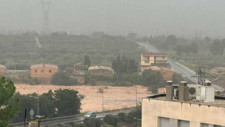 La Generalitat activa la emergencia en Cataluña y pide el teletrabajo por las graves inundaciones y preveé que sigan las lluvias