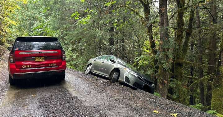 Junction City first responders rescue stranded elderly motorist