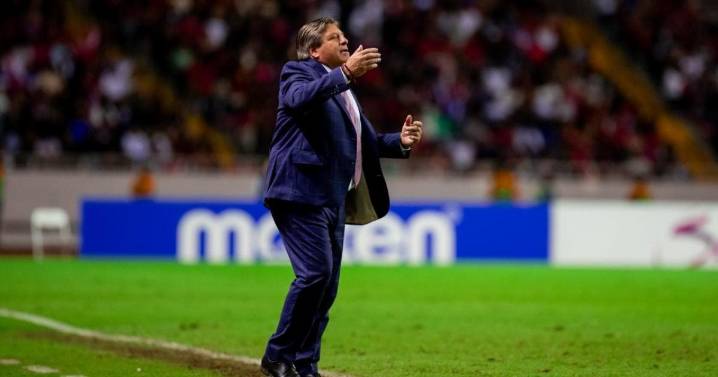 Miguel Herrera: “Costa Rica tiene que ganar sí o sí”