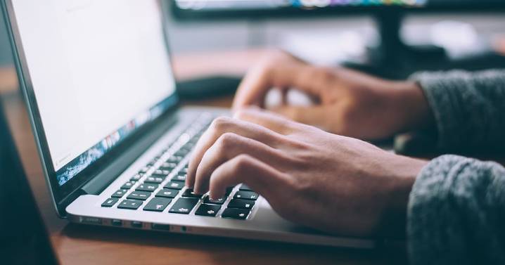 Persistent Systems Q2 Review: Dolat Capital Maintains 'Sell' But Hikes Target Price