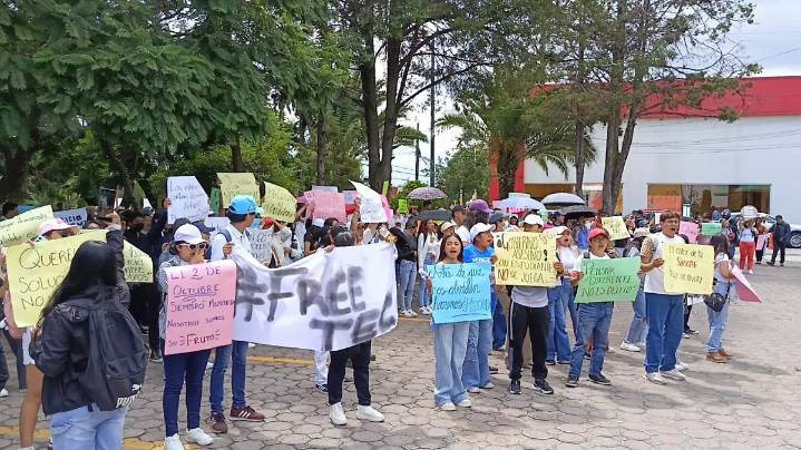 Restablecen diálogo SEP Puebla y alumnos del Tecnológico de Texmelucan a un mes del paro