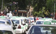 Taxistas, remiseros y transportistas escolares de La Plata marcharán mañana contra las APP
