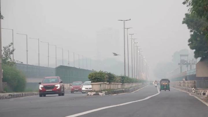 Delhi’s AQI hits 354 on Diwali morning, air turns ‘hazardous’ across NCR