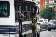 Venezuela: Crisis sobre ruedas, el dólar ahoga a los transportistas