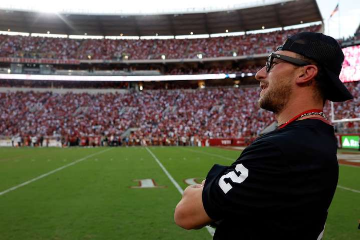 Johnny Manziel calls out Vanderbilt while standing on sideline in loss to Alabama