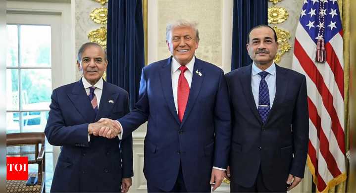 US-Pakistan deal: Islamabad to receive AIM-120 missiles compatible with its F-16s; used in retaliation to Balakot strikes