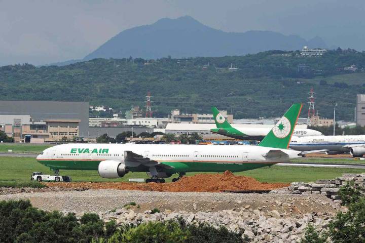 Airline Asks Dead Flight Attendant for Sick Leave Paperwork, Later Apologizes