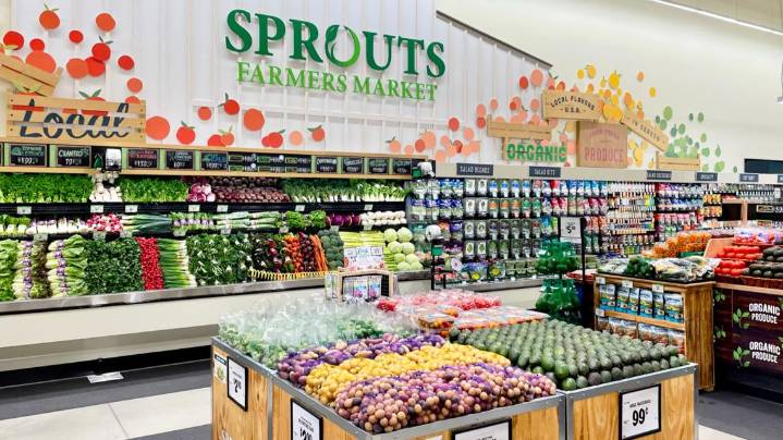 Grocery chain Sprouts Farmers Market opens first Kyle store