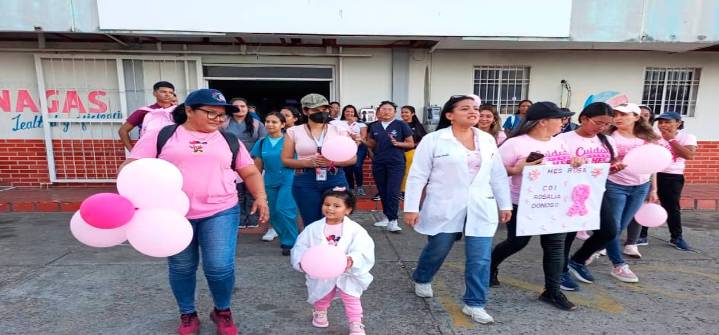 Dictan conversatorio sobre prevención del cáncer de mama en el CDI Rosalía Donoso de Los Godos