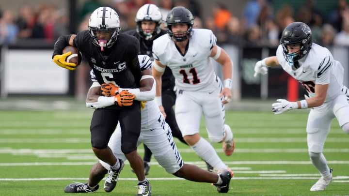 Players confidential: Athletes weigh in on best football player, field