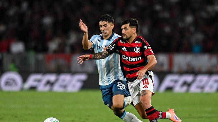 A Racing le anularon un gol y perdió con Flamengo en Brasil
