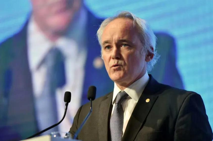 El BCRA prevé comprar reservas internacionales para remonetizar la economía