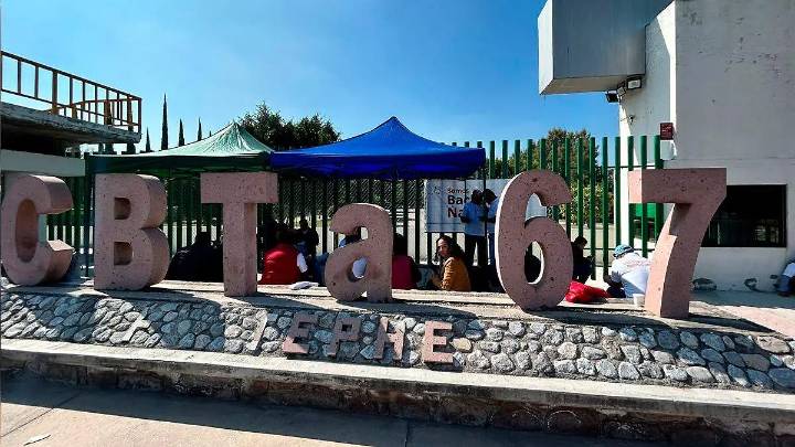 Ixmiquilpan: Continúa paro de labores en CBTa 67