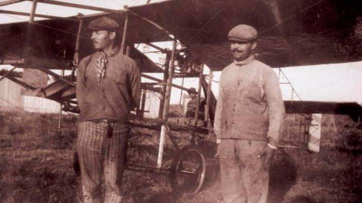 San Jerónimo Sud: "Los locos del aire hicieron el primer vuelo en avión del país"