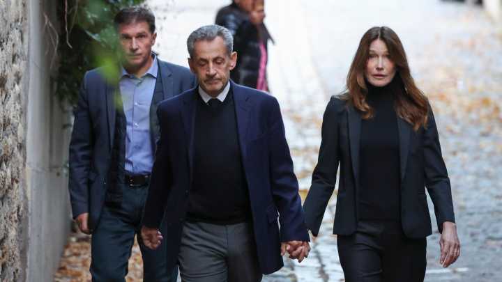 Sarkozy pasa su primera noche en prisión bajo protección especial ante "las amenazas que pesan sobre él"