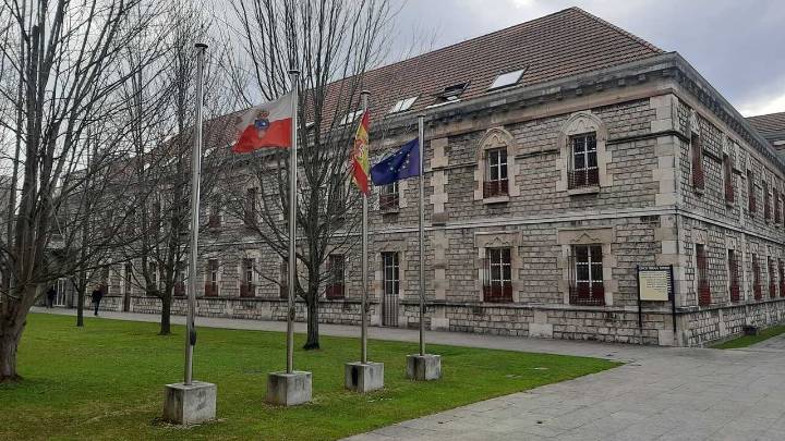 Piden cuatro años de prisión y 4.000 euros para seis acusados de narcotráfico en una vivienda ocupada de Santander