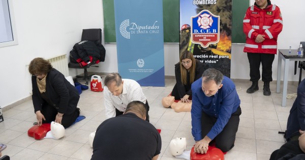 Bomberos brindó una exitosa capacitación a personal legislativo sobre primeros auxilios y RCP