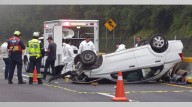 Fallece una pareja tras volcar su auto en Huitzilac
