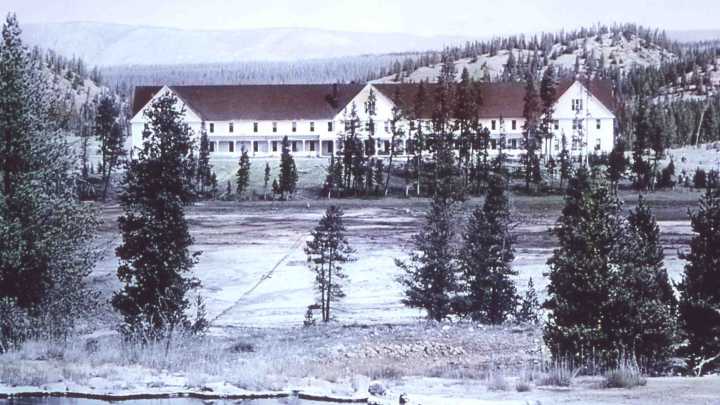 A Missing Heir And Mysterious Bell Haunted The Fountain Hotel In Yellowstone