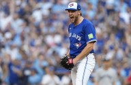 Deadspin | Blue Jays hit 5 HRs, rout Yankees for 2-0 ALDS lead