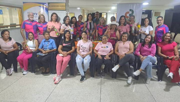 Reciclarte rosa para honrar a pacientes y sobrevivientes del cáncer de mama