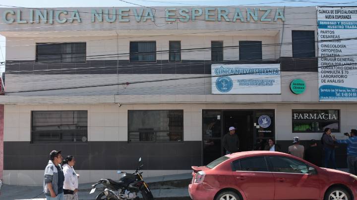 Bebé recién nacido muere por presunta negligencia en clínica de Guadalupe Hidalgo, en Puebla