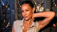 Pampita mostró el vestido fetiche del próximo verano: escotado y con corpiño a la vista
