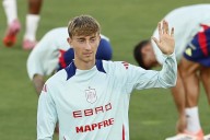 Huijsen sufre una lesión muscular, abandona la concentración de España y le sustituye Laporte