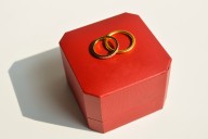 Dear Annie: Is selling wedding rings an act of betrayal?