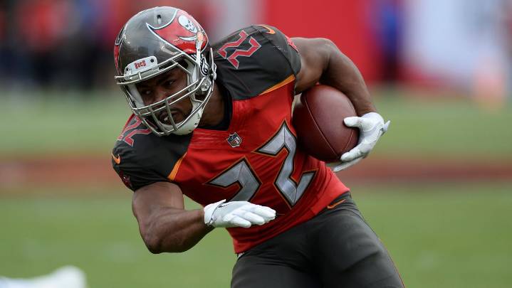 Former Bucs RB Doug Martin has died, team confirms