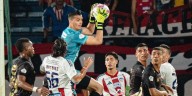 Así fue el momento viral en la ‘kiss cam’ de Junior de Barranquilla en el partido ante América de Cali en la Copa Colombia