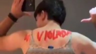 Indignación en Bariloche: estudiante se disfrazó de "mujer abusada" durante el viaje de egresados