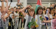 Deportan a 171 activistas desde Israel
