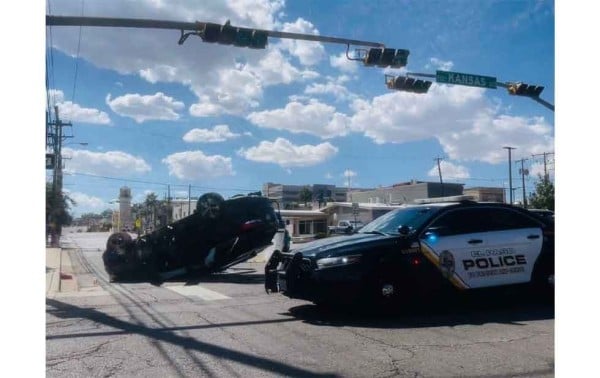 Volcadura detiene tráfico en zona central de El Paso