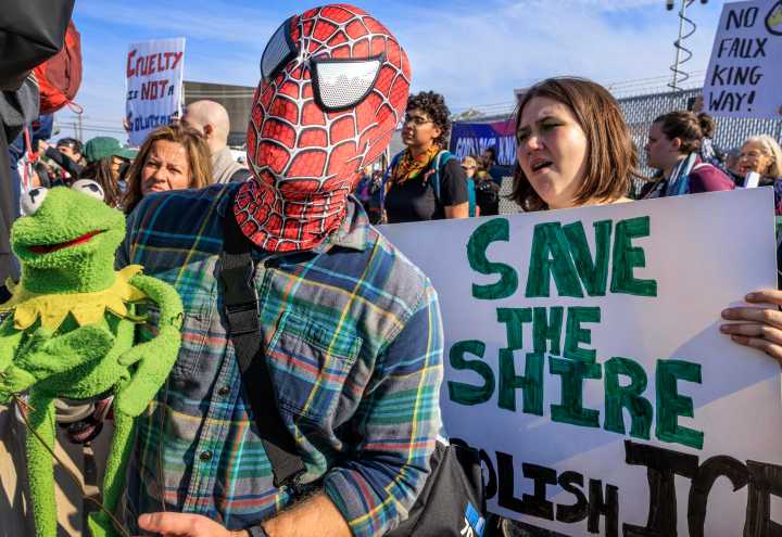 Miles en EE.UU. participan en la marcha “No queremos Reyes”