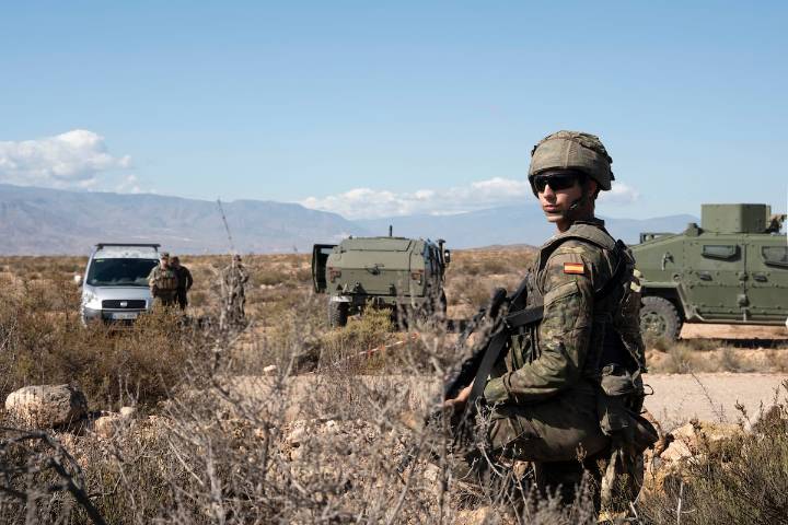 Un muerto y un herido tras una detonación en el campo de maniobras de Viator en Almería