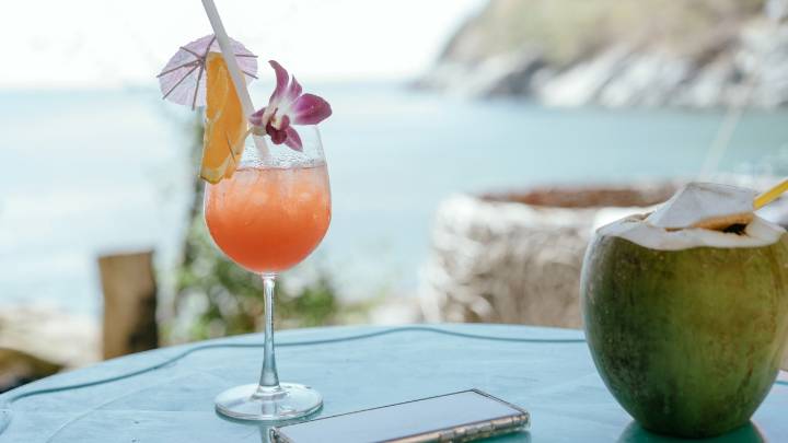 Thailand introduces new drinking laws with fines up to $470 for breaking new alcohol hours