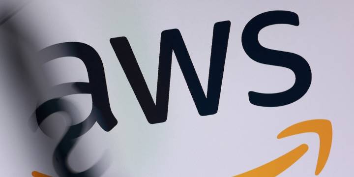 Amazon Web Services sufre caída y afecta servicios digitales en México