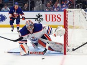 Edmonton Oilers play giveaway in 4-2 loss to Islanders