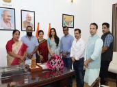 CM Rekha Gupta meets with 'Kantara: Chapter 1' team