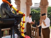 RSS Chief Mohan Bhagwat Pays Tribute to K.B. Hedgewar