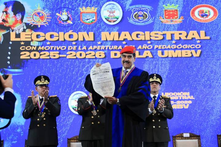 Maduro afirma que suman siete semanas de escalada militar de Estados Unidos con barcos de guerra en el Caribe