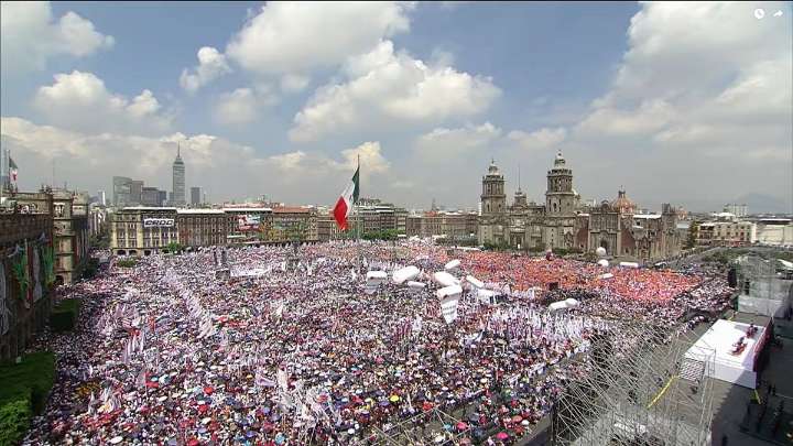Ante un Zócalo totalmente lleno, ofrece Sheinabum mensaje por primer año de gobierno