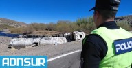 18:07 Grave accidente en la ruta 242: un camionero de 28 años volcó cerca de Las Lajas