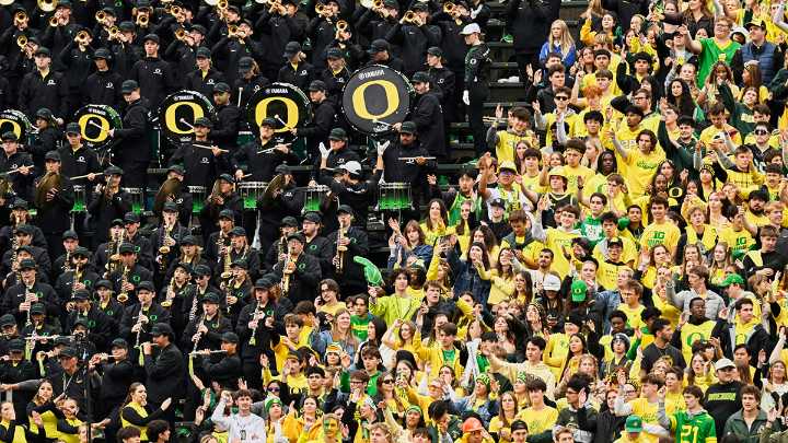 Oregon football fans in shambles after Indiana shatters Ducks’ undefeated record