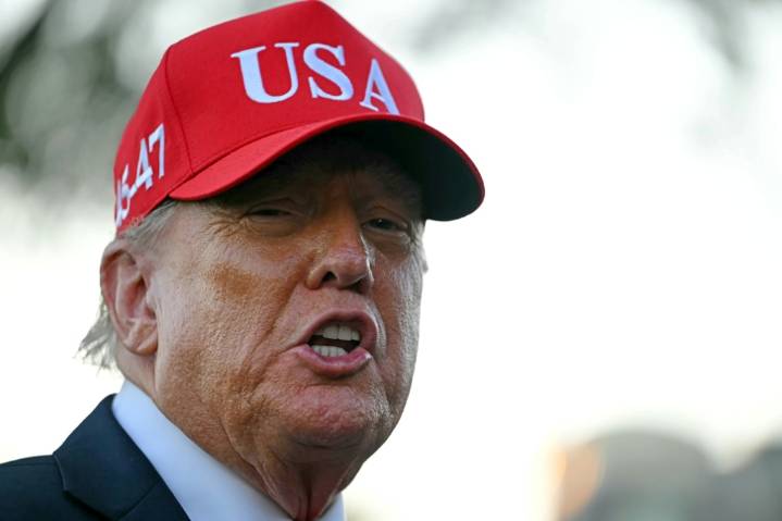 Trump anuncia un arancel del 25% a los camiones importados por EEUU a partir de noviembre