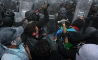 FOTOS de violenta marcha del 2 de octubre; saquean, vandalizan y agreden a policías y prensa